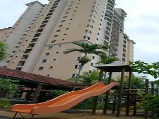 Casa Lago Holiday Apartments Malacca Hotel